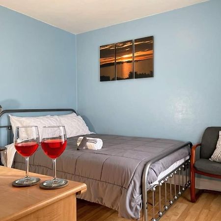 2 Bedroom Apt Near Great Lakes Naval Base And 6 Flags Waukegan Bagian luar foto