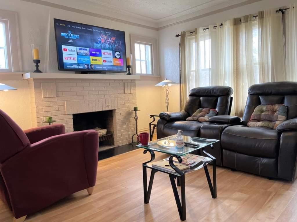 2 Bedroom Apt Near Great Lakes Naval Base And 6 Flags Waukegan Bagian luar foto