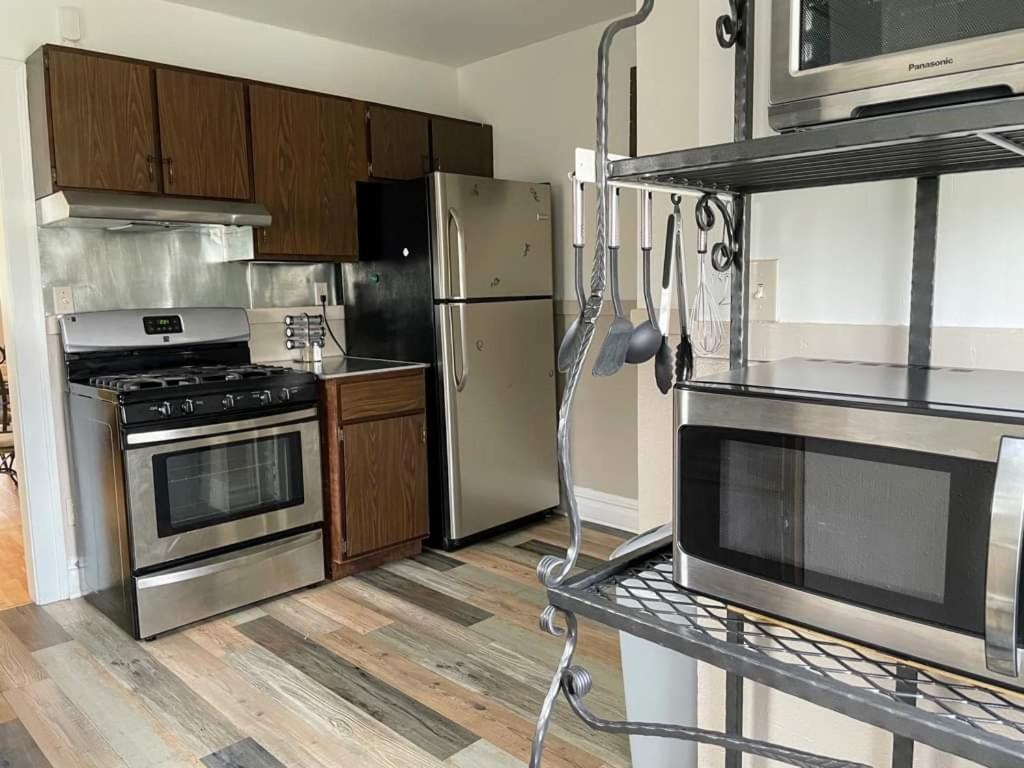 2 Bedroom Apt Near Great Lakes Naval Base And 6 Flags Waukegan Bagian luar foto
