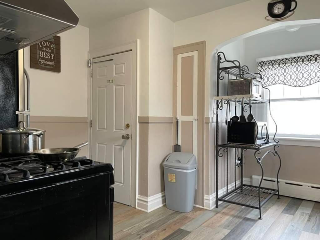 2 Bedroom Apt Near Great Lakes Naval Base And 6 Flags Waukegan Bagian luar foto