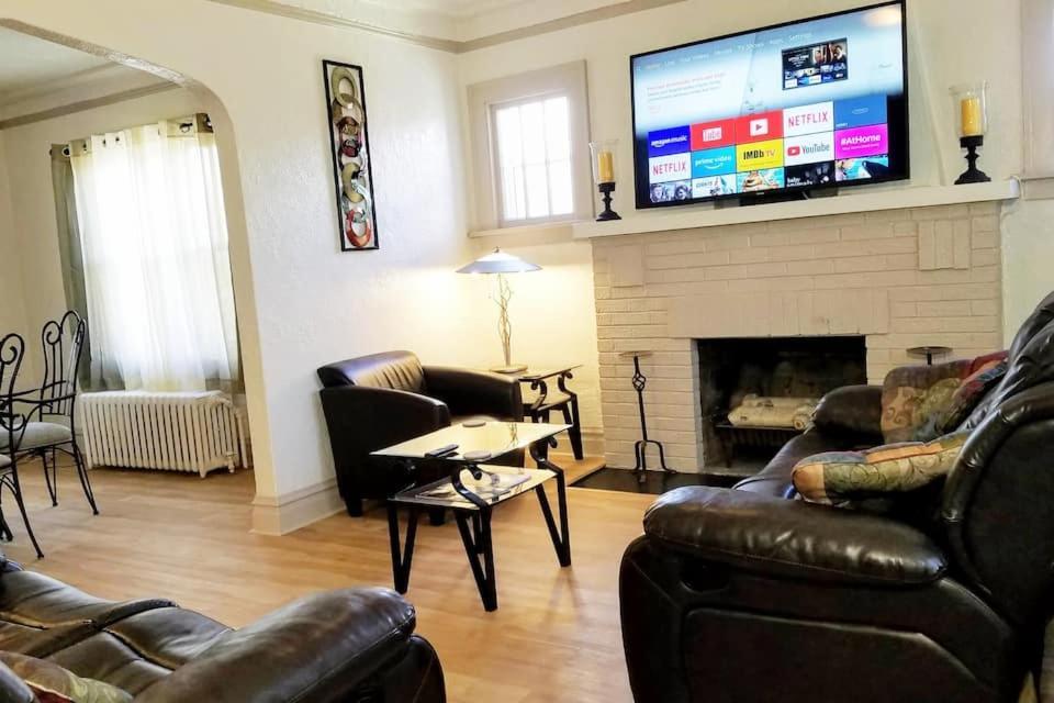 2 Bedroom Apt Near Great Lakes Naval Base And 6 Flags Waukegan Bagian luar foto